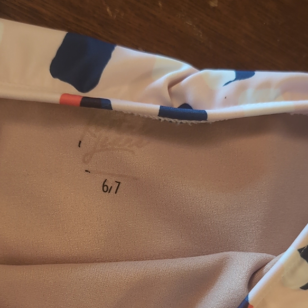 Off-Shoulder Patterned Top - Picture 3 of 5